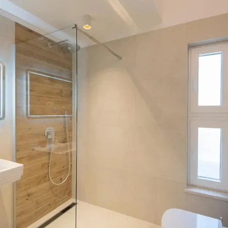 Mare * Lokva Rogoznica