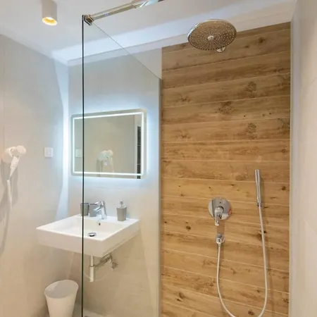 Mare * Lokva Rogoznica