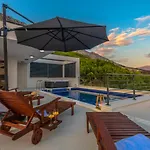 Mare Villa